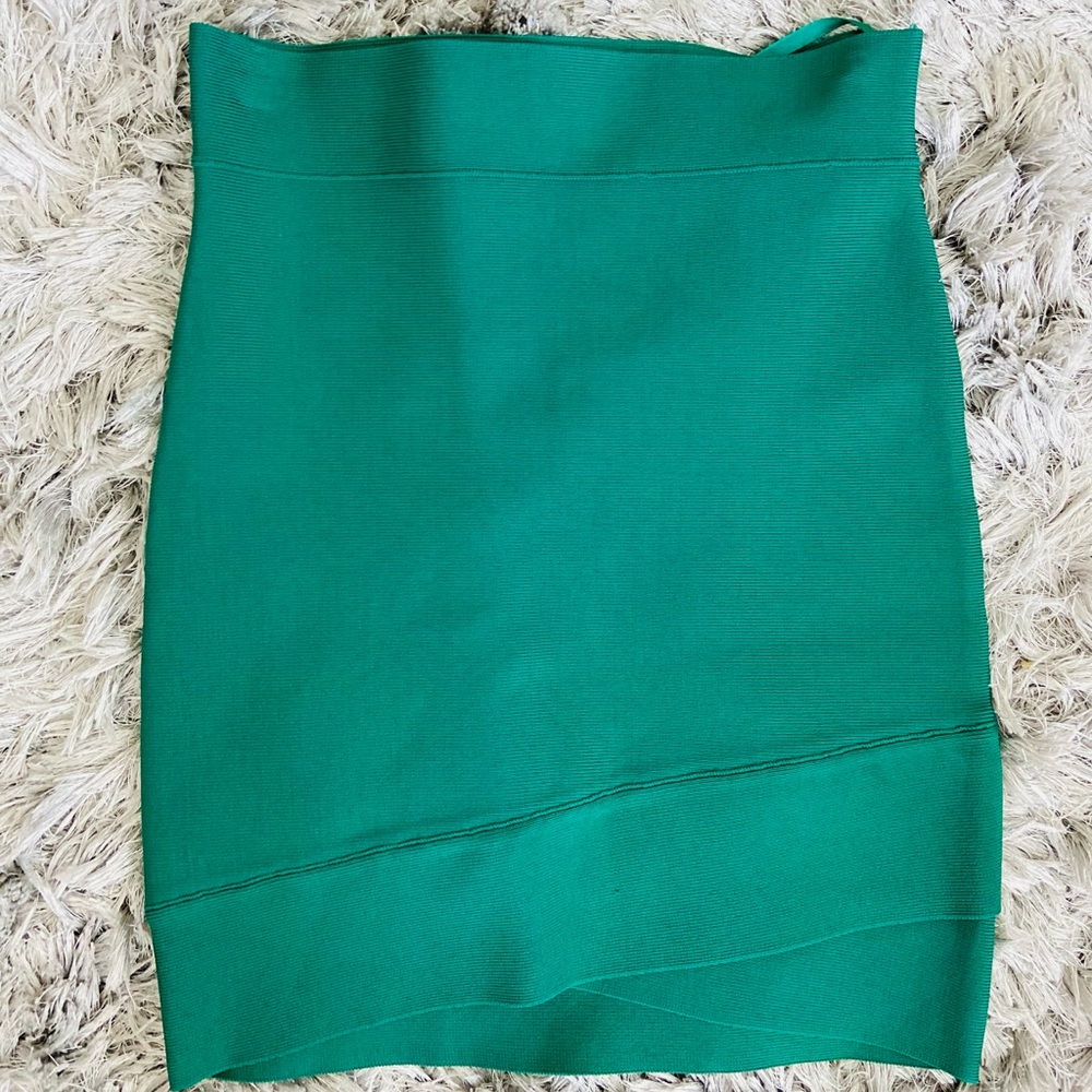 BCBG BANDAGE SKIRT